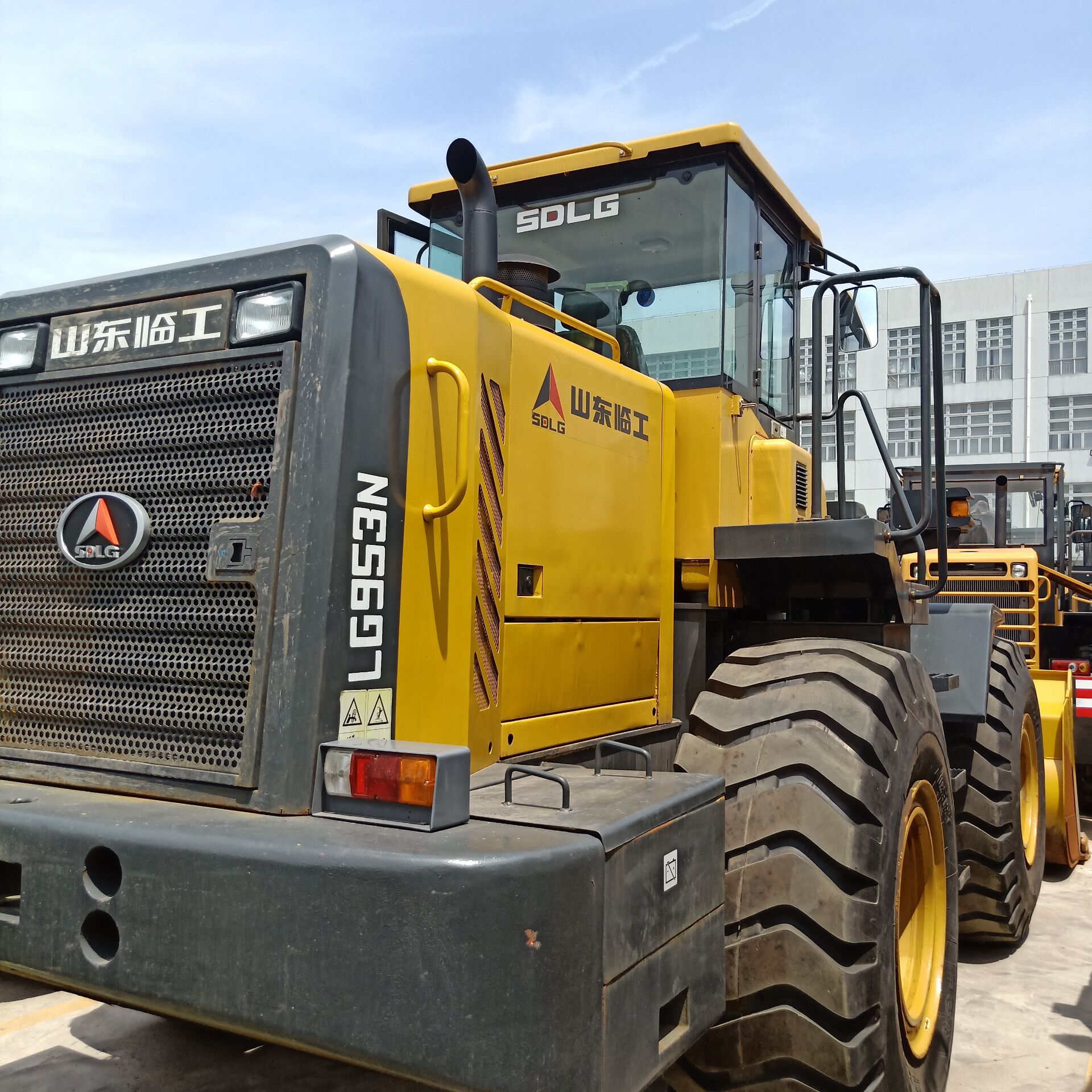 Second-hand temporary worker 953N loader