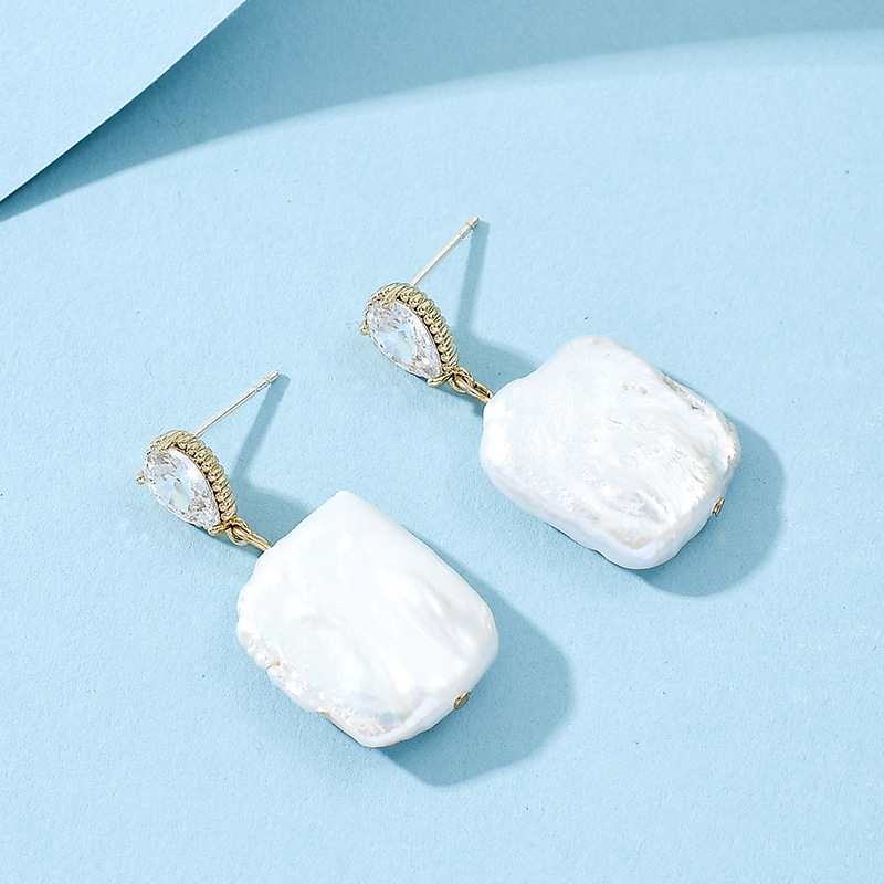 Organic earrings from pearl