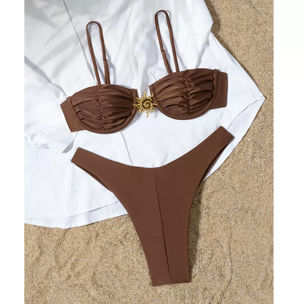 亿泳2026欧美性感褶皱聚拢钢托素色泳衣时尚太阳装饰分体比基尼