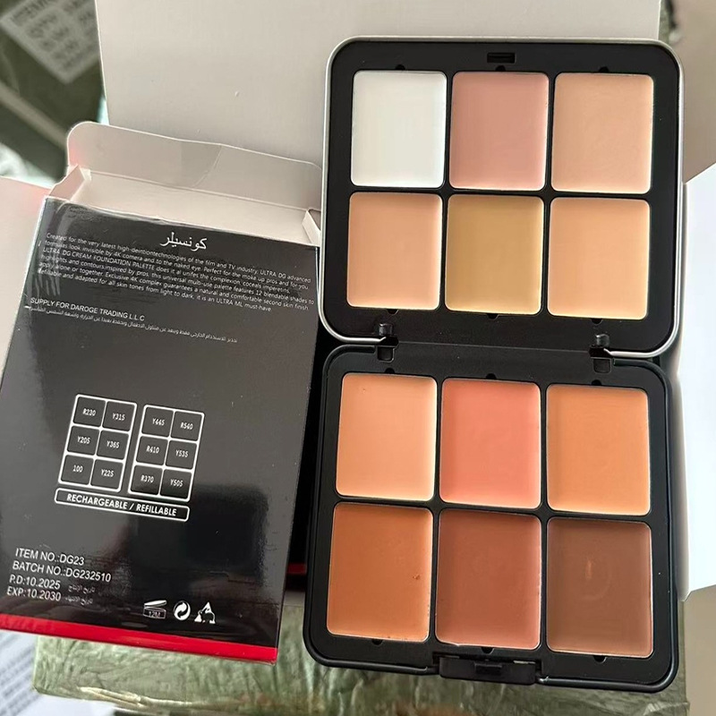 Paleta de Rubor y Contorno en Crema de 12 Colores con Caja de Hierro, Mate
