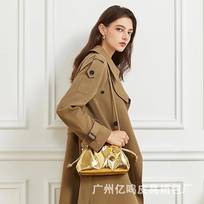Elegant Pleated Vegan Leather Clutch Metallic PU Cloud Dumpling Bag Soft Evening Party Purse for Women - Thumbnail 4