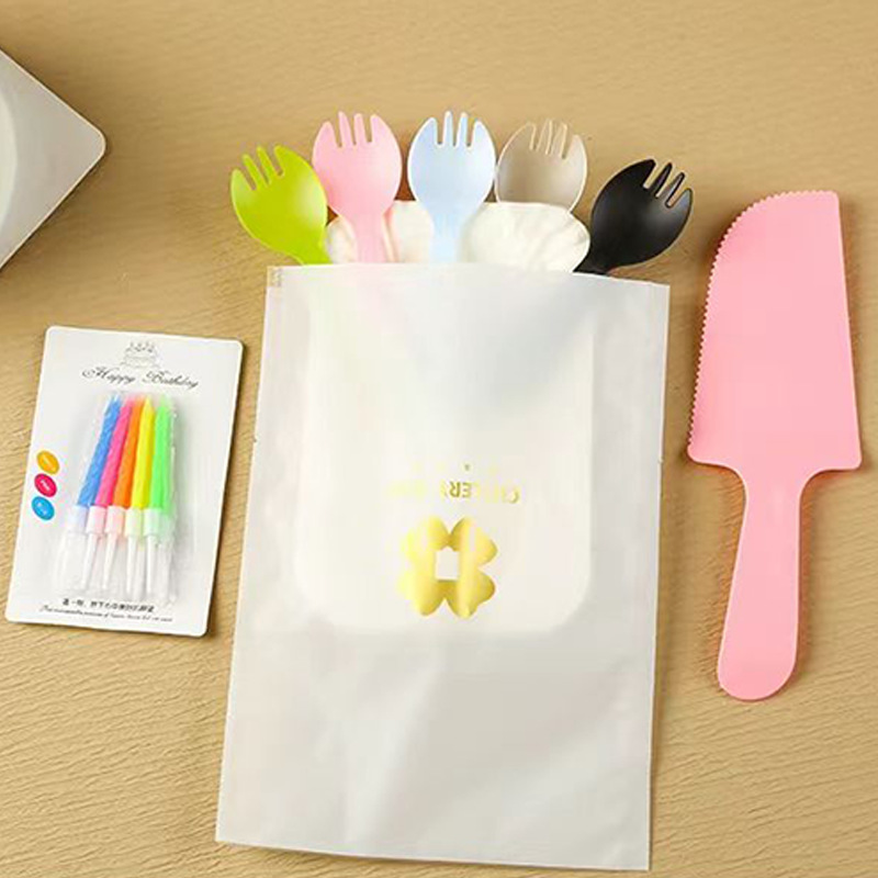 一次性刀叉蛋糕生日蛋糕盘子叉子塑料四合组合蜡烛雪花套装餐具