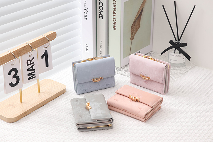 Sweet Style Women's Solid Color Pu Leather Flip Cover Wallets
