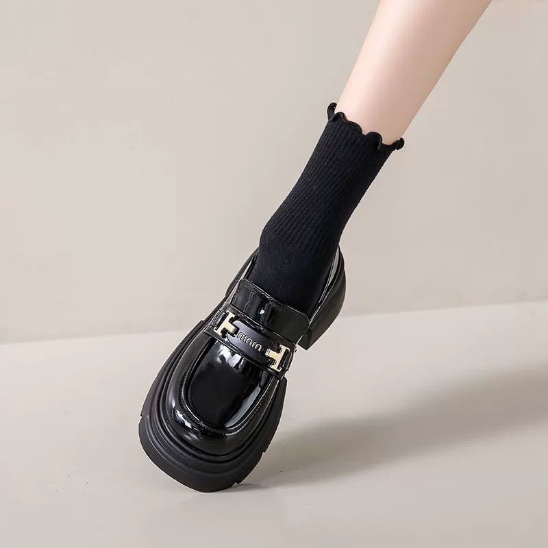 Туфоны Lofu Женская осень 2023 Новый педаль Женские туфли Британский стиль черные кожаные туфли весной и осенью на мягком подошве