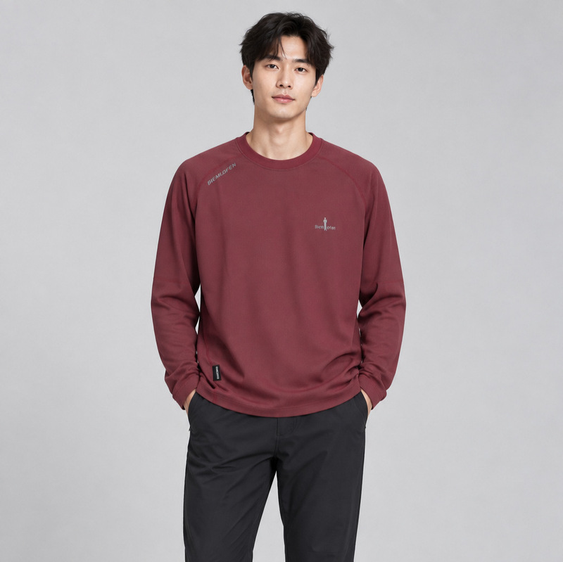 Biyinlefen's new autumn collection features matching outdoor sportswear for couples, including antibacterial, sun-protective, and quick-drying waffle-knit long-sleeved shirts with a round neckline