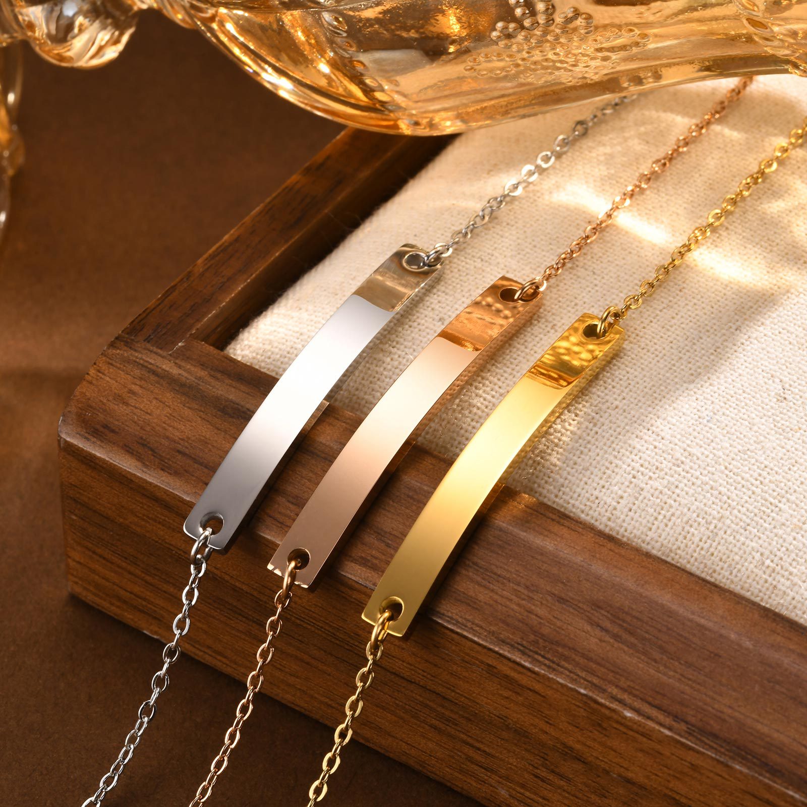 个性化不锈钢弯牌细金色手链女士 泉溪水饰品 BR-573