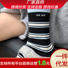 春と夏の布の標準的な双羅の口は色にぶつかって中筒の積み重ねの靴下の韓国系のinsの復古のストライプの学院の風の靴下の女性をつなぎ合わせます。