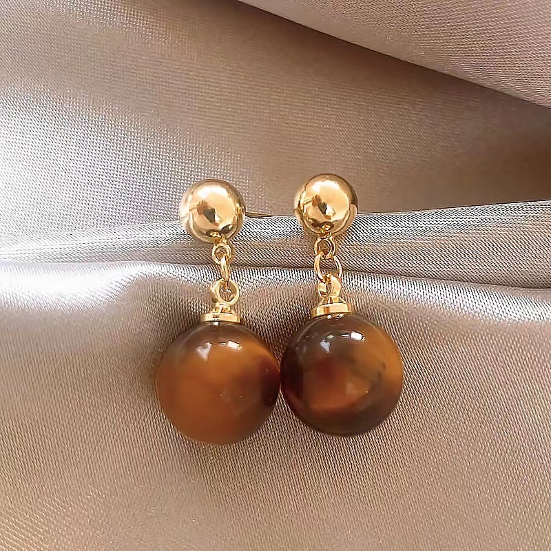 retro fashionable elegant design earrings