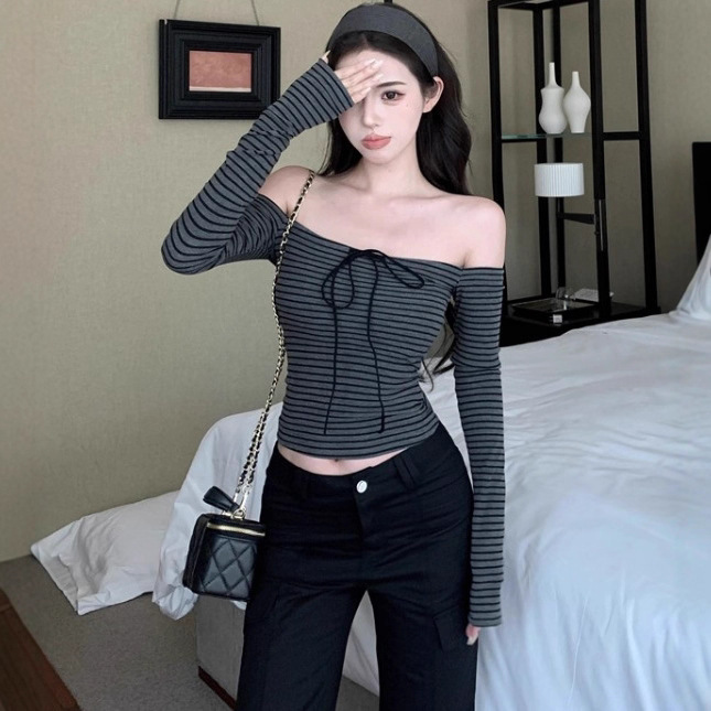 Ins Sexy Pure Desire Stripesd One-Shoulder Strap Long-Sleeved T-Shirt for Women Autumn and Winter Slim Sexy Off-Shoulder Bottoming Top for Women