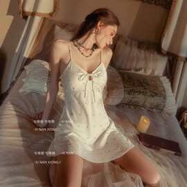 刺绣吊带睡裙女夏薄款纯欲风蕾丝边V领家居服带胸垫短裙冰丝