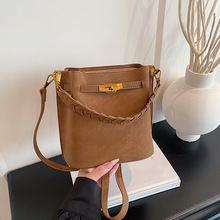 �羳�r�Џ͹Ű���Ů�¿����e�ٴ�б��Ů��С���߼�������ˮͰ��