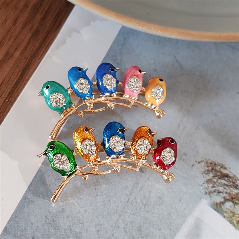 Foreign trade cartoon cute colorful 5 bird brooch high-grade enamel drop oil colored glaze Diamond animal scarf buckle