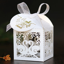 婚庆天鹅激光喜糖盒谢谢你吊牌糖果盒情人节派对爱心答谢糖盒现货
