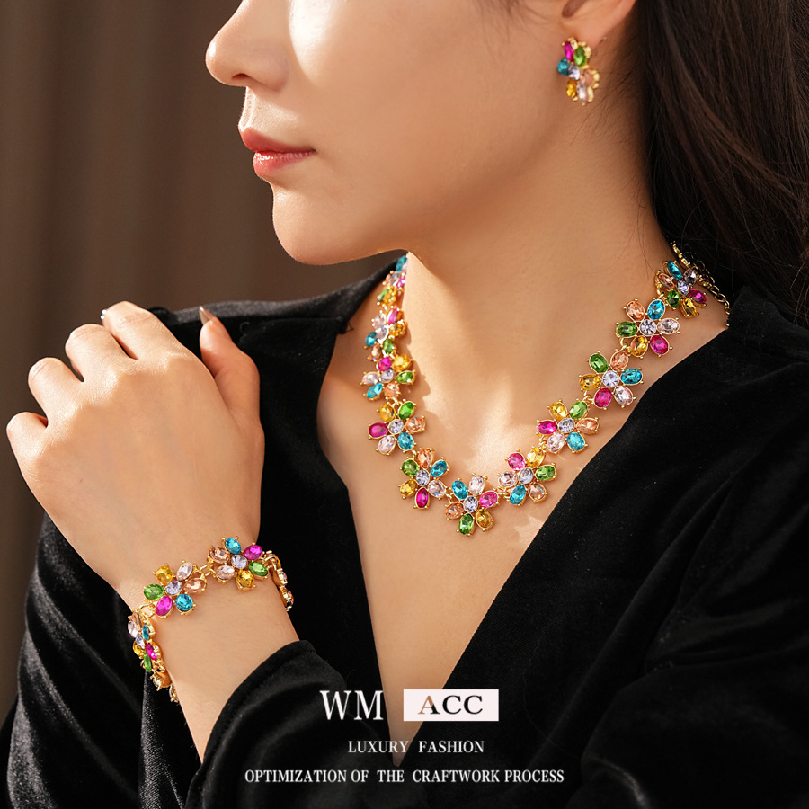 Medieval vintage diamantes flor pulsera pendientes collar lujo ligero nicho conjunto retro alta sensación joyería mujer