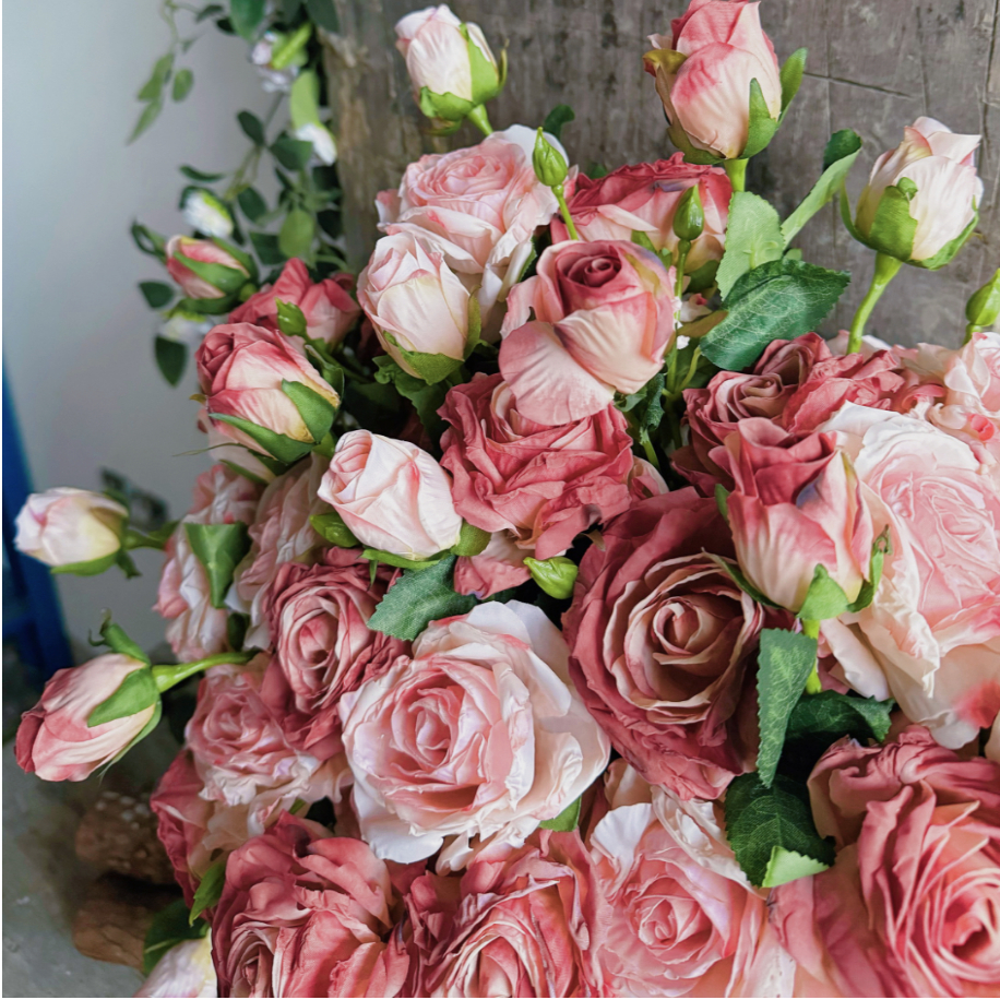 Flores de simulación de bordes de coque flores falsas rosas retro decoración de alta calidad casa sala de estar mesa ramo de flores secas decoración pintura al óleo