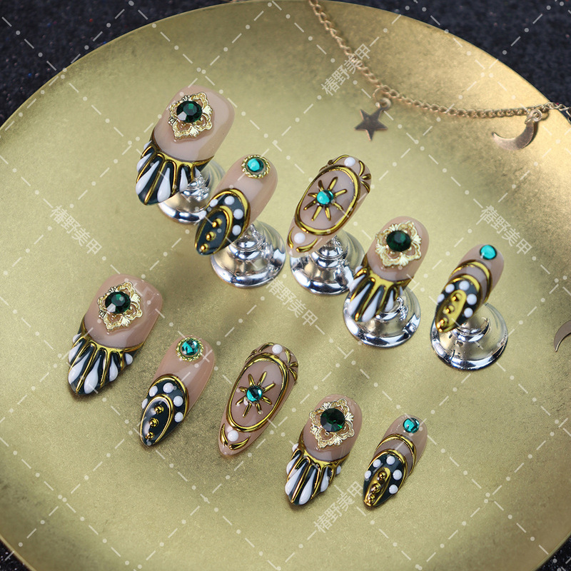 Cross-Border Ancient-Style Wearable Nail Art Wholesale, European and American Emerald Gemstone Luminous Nail Pieces, Wearable Nail Art, High-End Boutique Products