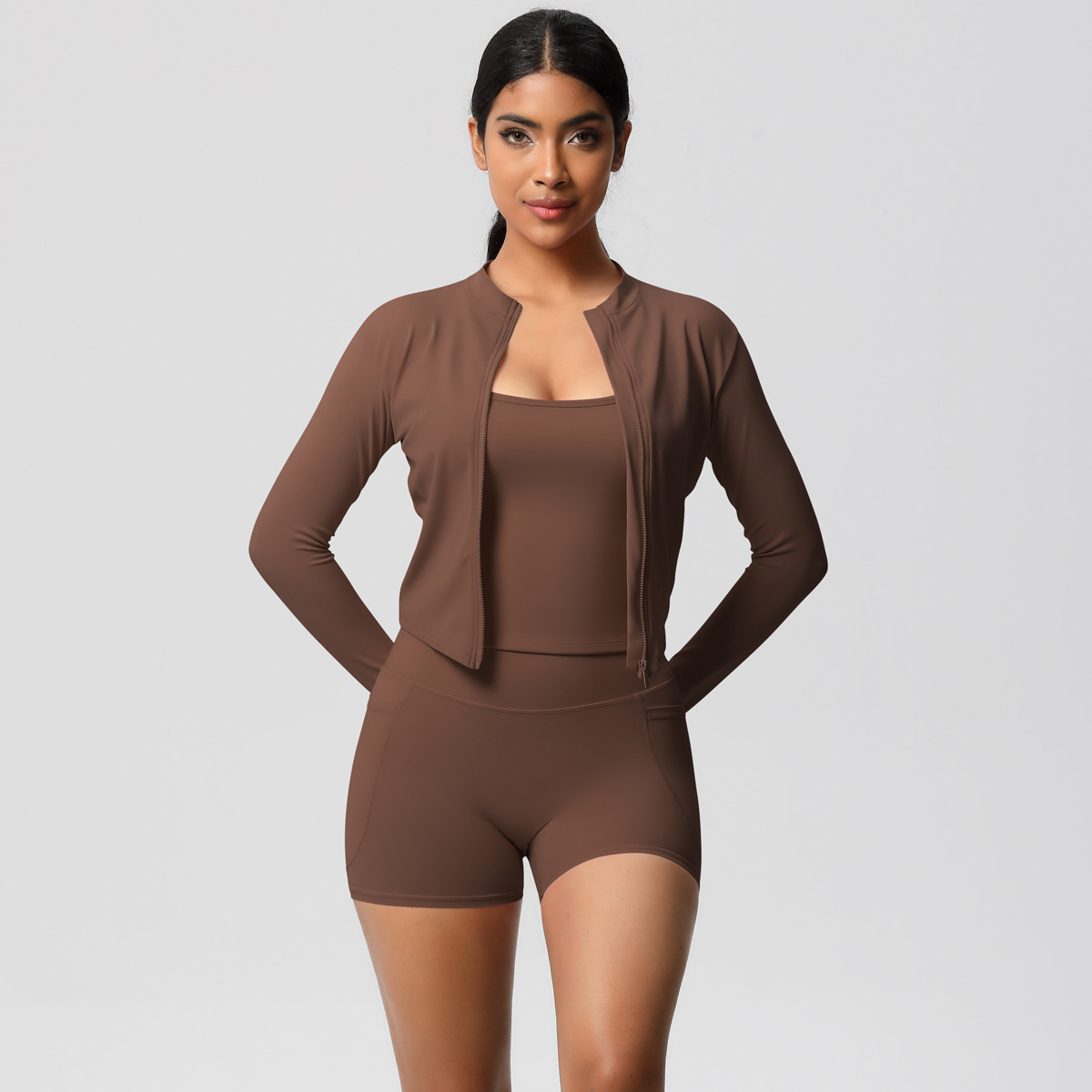 Nuevo chaleco desnudo transfronterizo, ocio al aire libre, ropa de fitness ajustada, pantalones cortos de bolsillo, ropa de yoga, traje deportivo de tres piezas