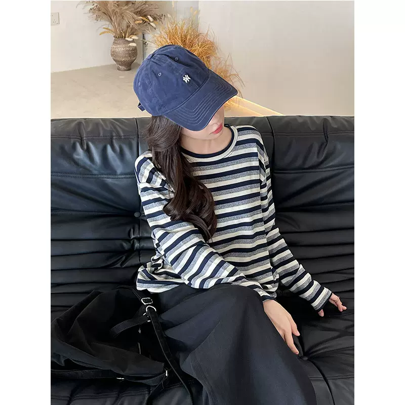 藏青色条纹圆领长袖t恤女早秋内搭打底衫oversize慵懒风显瘦正肩T