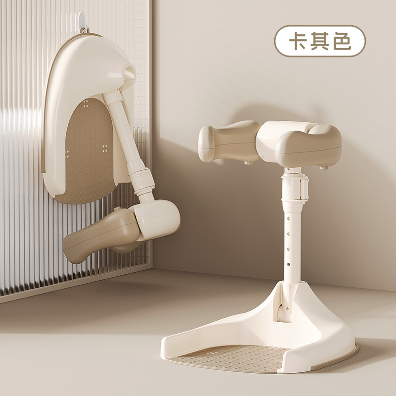 赤ちゃんは立って風呂の神器を風呂に入ります。子供は立って風呂に入ります。|undefined