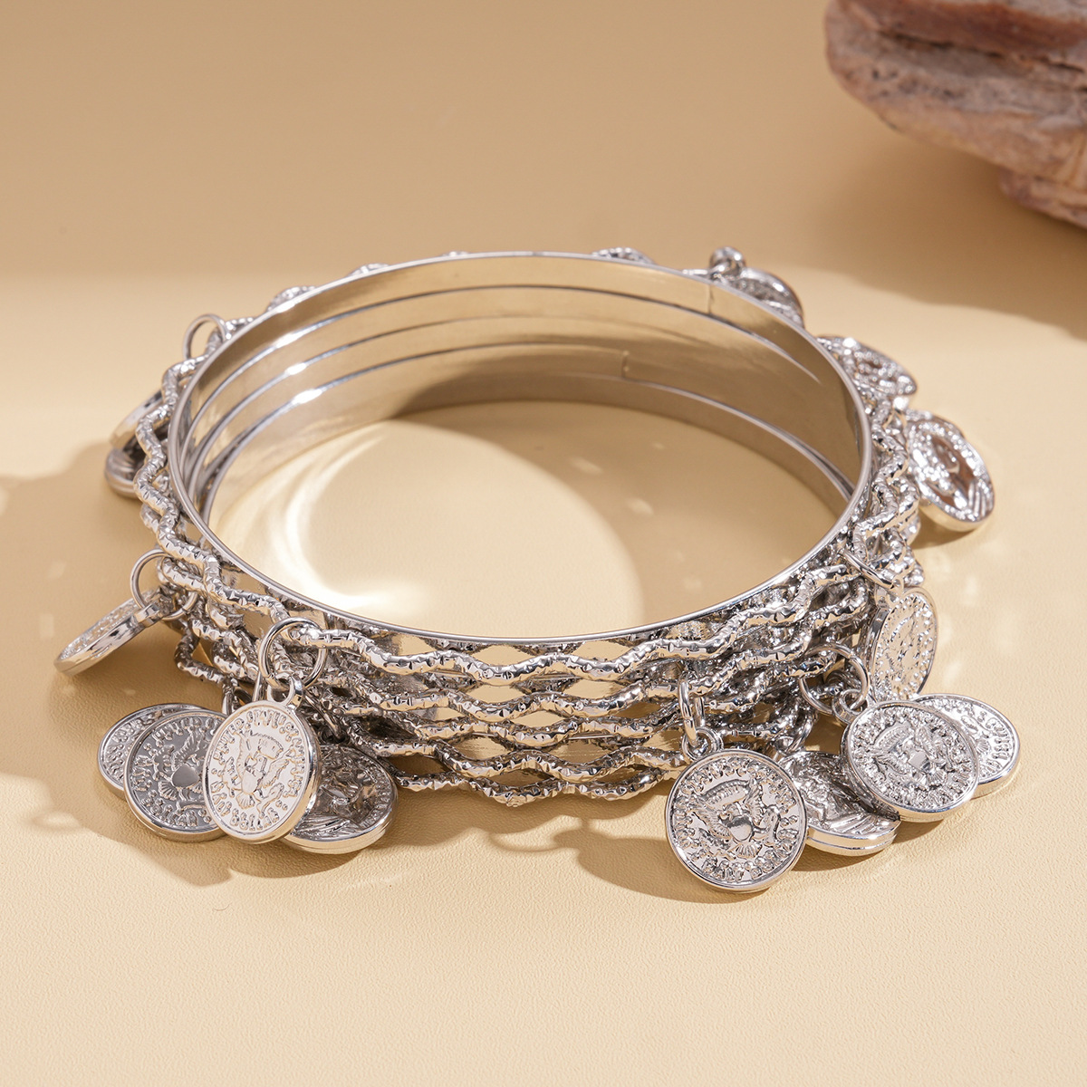Cinco piezas de encaje transfronterizo europeo y americano retrato redondo pulsera de bordas sensación de metal personalidad nicho sensación de alta calidad joyería mujer image 7