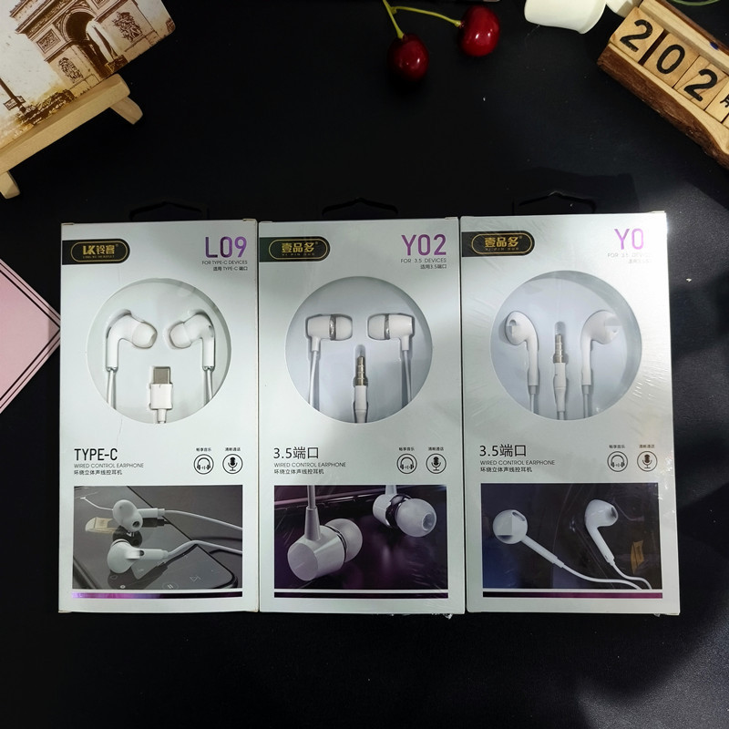 New in-ear 3.5 Round Hole/TYPE-C in-ear wire control with microphone music headset flat headset wholesale
