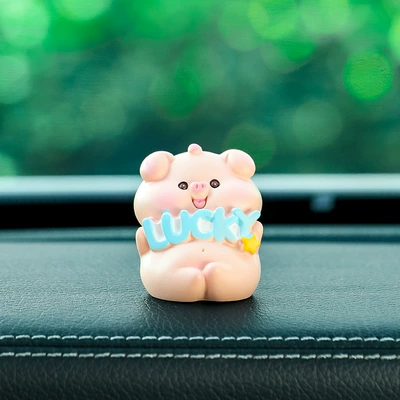 Car ornaments: Celebrity Decoration Gift Resin Figurine