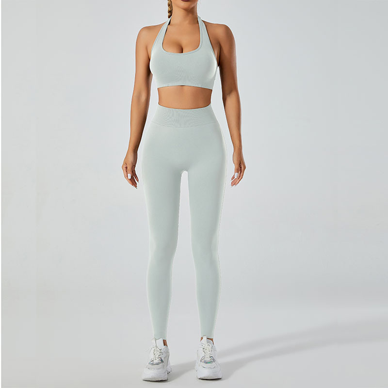 Conjunto de ropa deportiva de estilo europeo y americano con sensación de segunda piel, sujetador deportivo de alta intensidad, leggings deportivos de secado rápido, conjunto de yoga para exteriores de verano con un toque de alta gama.
