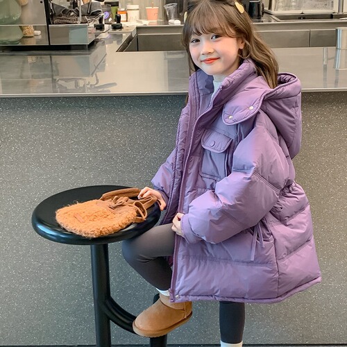 Children's winter coats, down-filled cotton jackets, 2024 new fashionable red cotton coats for little girls, winter cotton jackets