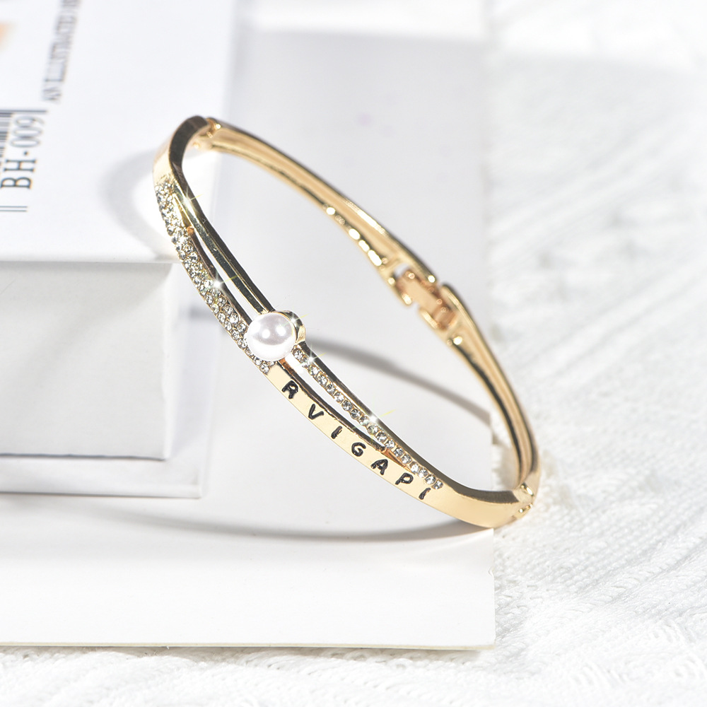 Pearl letter bracelet with diamond version of jewelry bracelet hand decoration simple women's bracelet  live broadcast supply_voghion.com