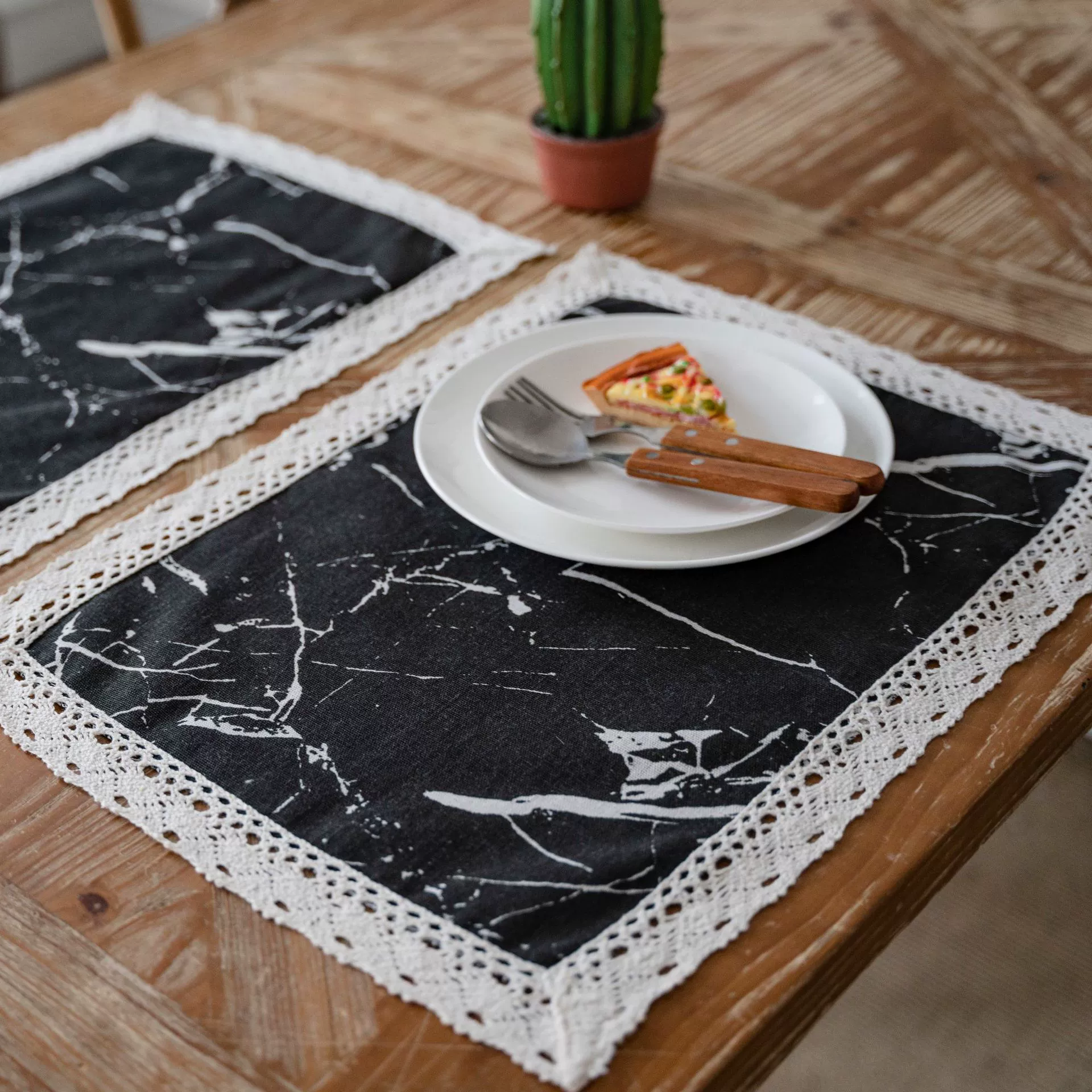 Placemat single-layer decorative lace, round and rectangular, 30/38 cm options, geometric prints