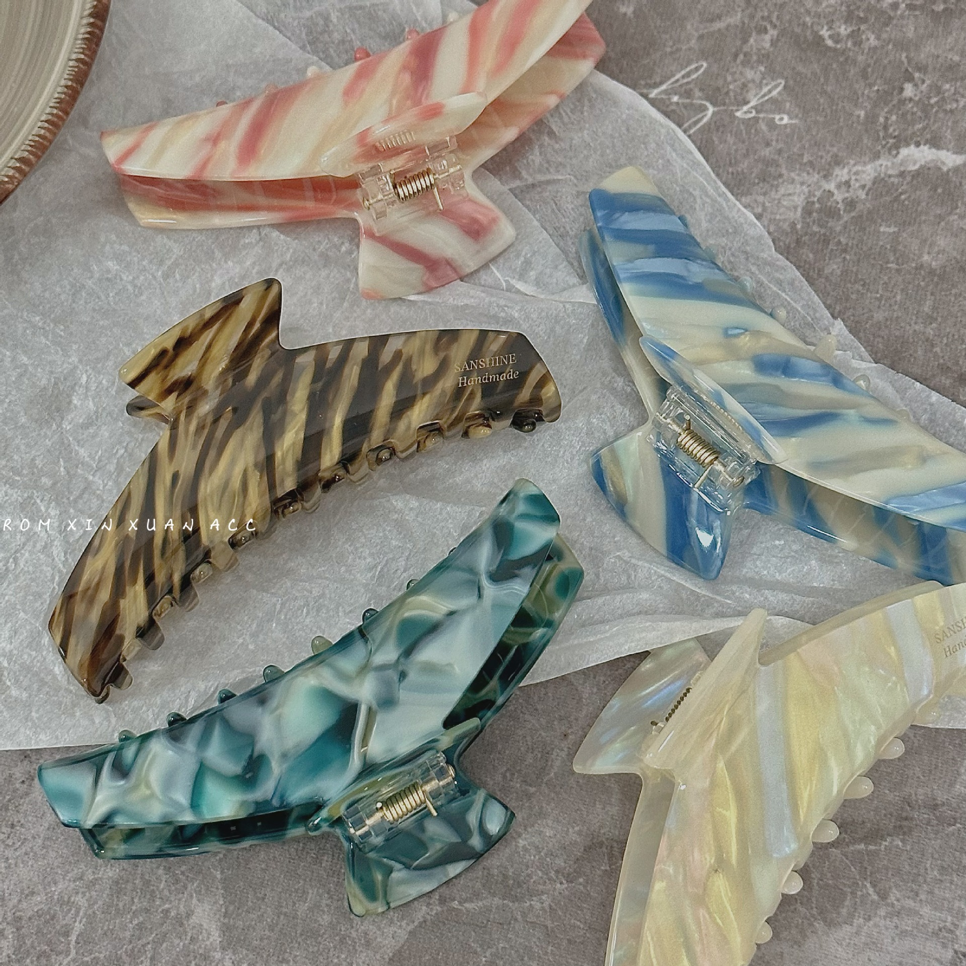Fermaglio per capelli in acetato da donna pinza a granchio chic_voghion.com