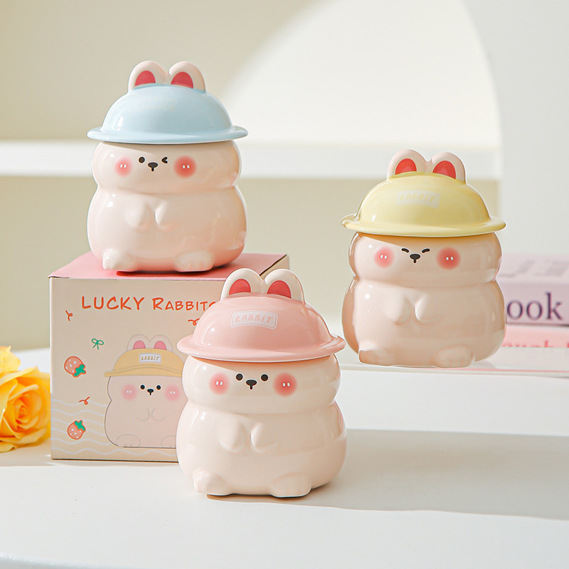 Dibujado a mano encantador conejo tridimensional taza de marca creativa regalo de cumpleaños taza de cerámica de dibujos animados estudiantes con taza de agua cubierta