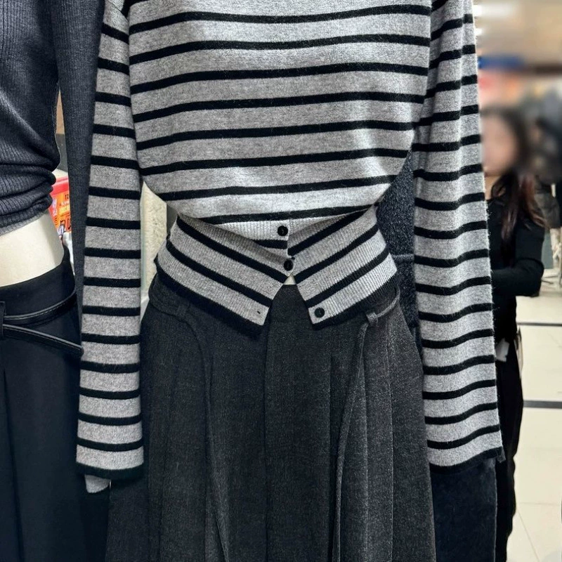西蒙莱纳 Winter knitted sweater, loose fit