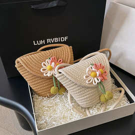 草编包包女新款休闲百搭复古藤编水桶包海边沙滩编织斜挎小包女式