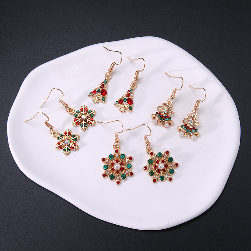 15g Weight 304 Stainless Steel Ear Needle Material Drop Earrings, Ear Studs Classification 1 Pair Quantity Daily, Street Occasion Alloy Material Christmas Festival Geometric, Santa Claus, Snowflake Pattern Women's Gender Classic Style Style 1 Pair Christmas Classic Style Geometric Santa Claus Snowflake Alloy Drop Earrings Ear Studs 10