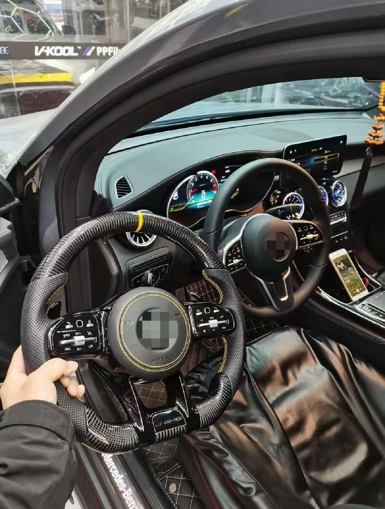 Suitable for Mercedes-Benz AMG809 carbon fiber steering wheel A-Class, C-Class, E-Class, ML old model modification and upgrade to new model assembly