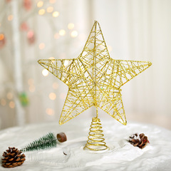 国境を越えたクリスマスの鉄芸は木の頂星のクリスマスツリーの装飾品を飾って立体的な五角星のクリスマスの装飾品を飾っています。