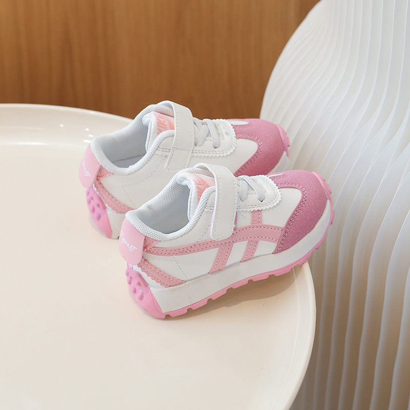 Zapatos deportivos para niños 2025 otoño nuevos zapatos casuales de cuero para niños y niñas zapatos blancos zapatos para correr al por mayor