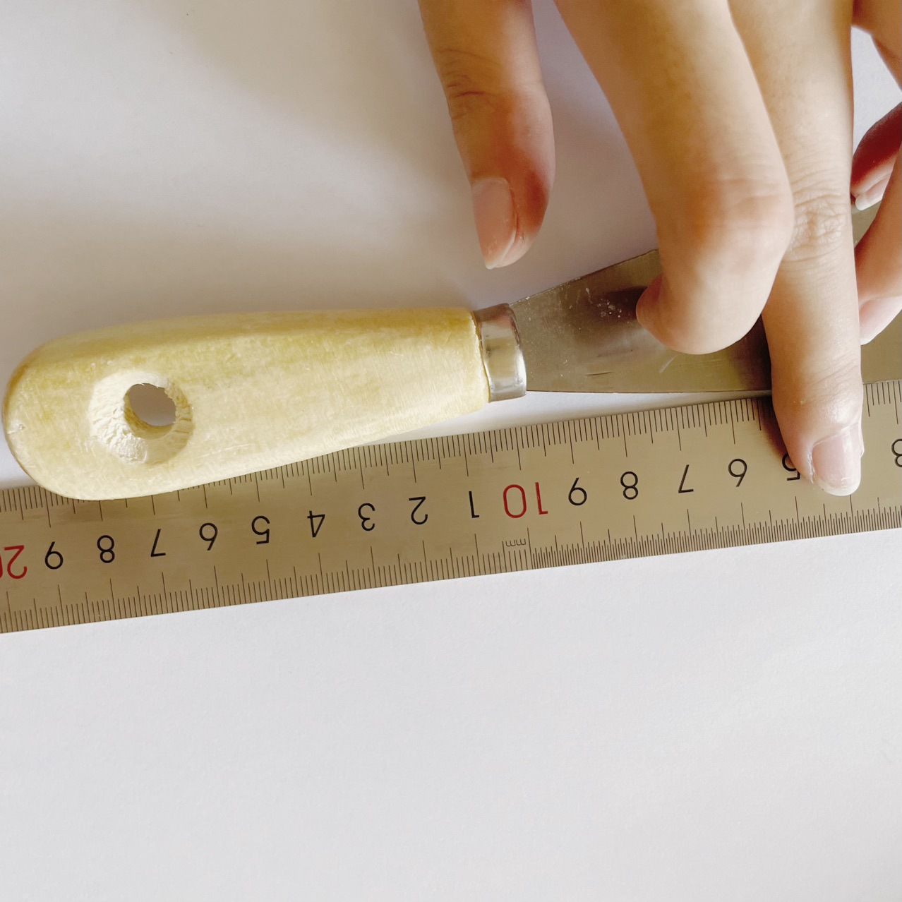 金属小型清缝满缘木柄工业家用0.7mm厚油灰刀现货刮板腻子工业级