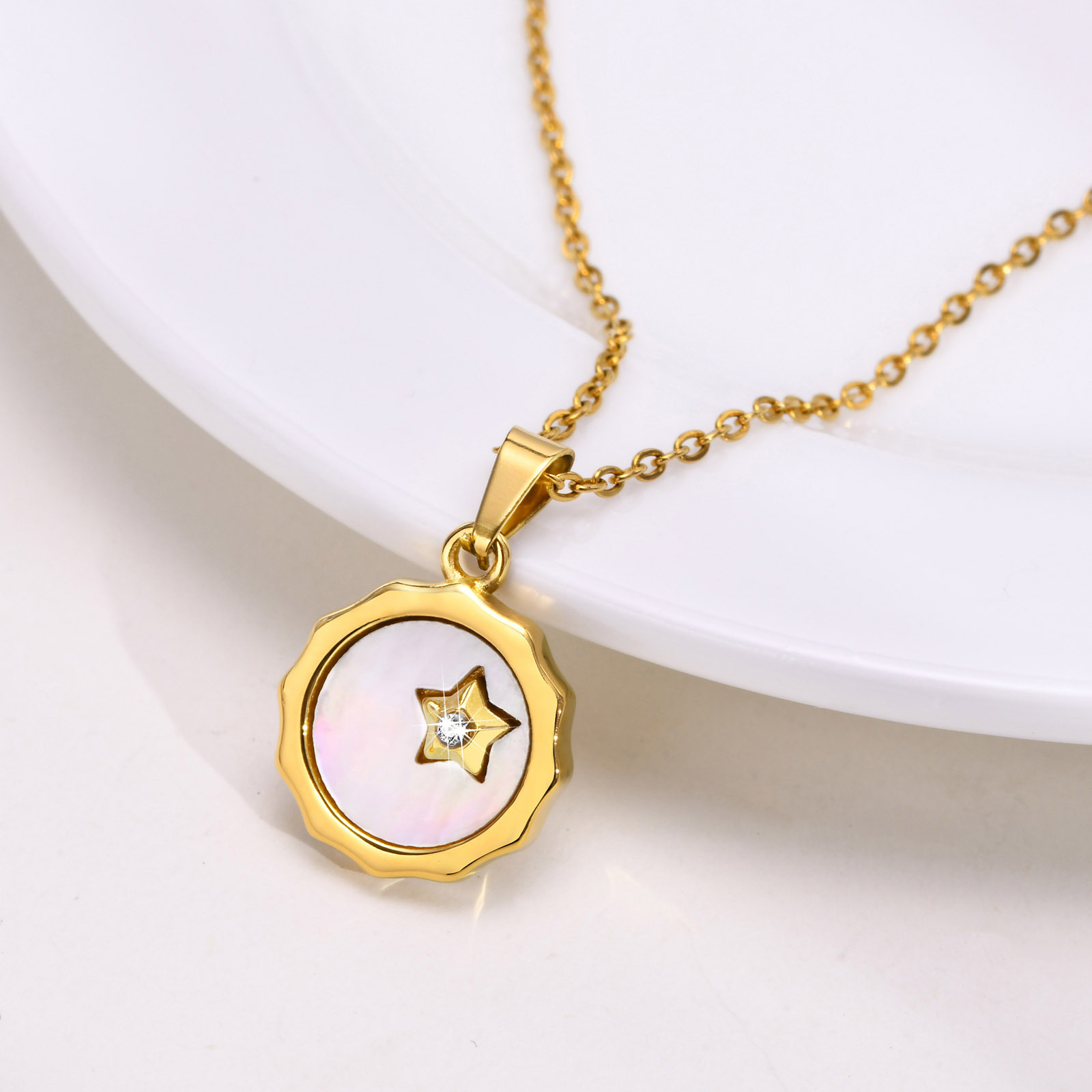 Fashion Round Star Stainless Steel Inlay Shell Zircon Pendant Necklace