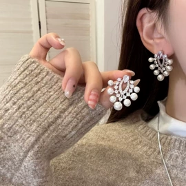 项链;耳环;戒指