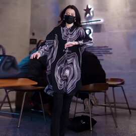 大码洋气水墨画复古宽松遮肉中长款长袖衬衫女2024春夏季印花上衣