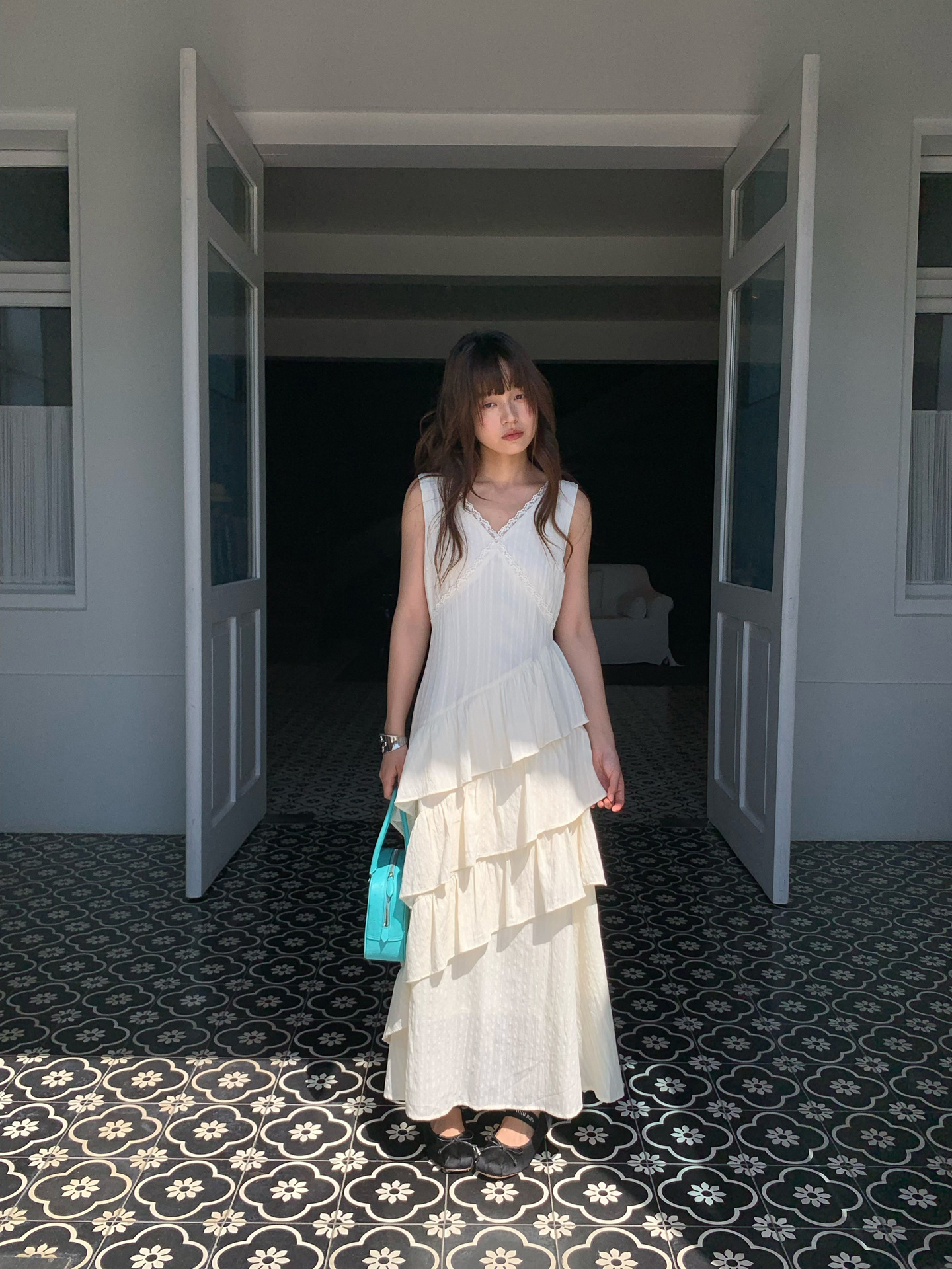 Quanlimei NEWOPEN 25 夏フランスの優しい気質スリム V ネックフリルドレス女性 S5356