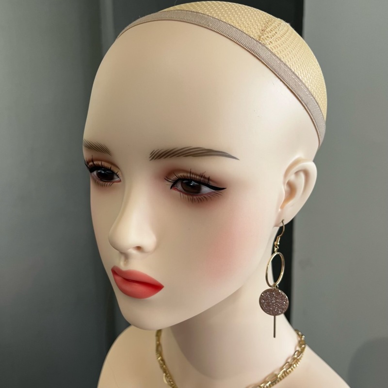 新作アニメの頭のモデルcosのかつらのモデルのイヤリングのアクセサリーの帽子はかつらの店の高い顔の値のシミュレーション人を展示します。|undefined