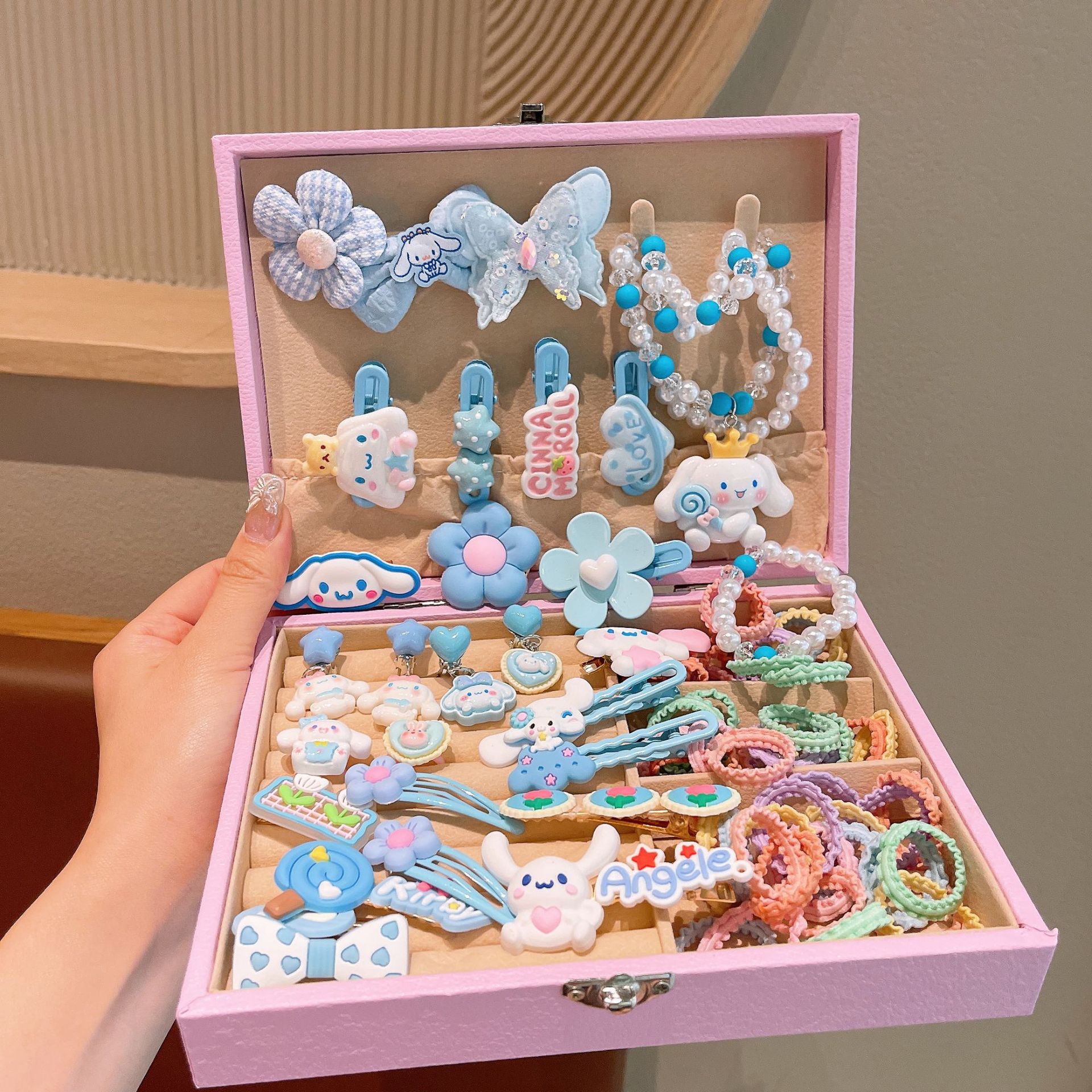 Caja de 79 piezas de perro de orejas grandes azul