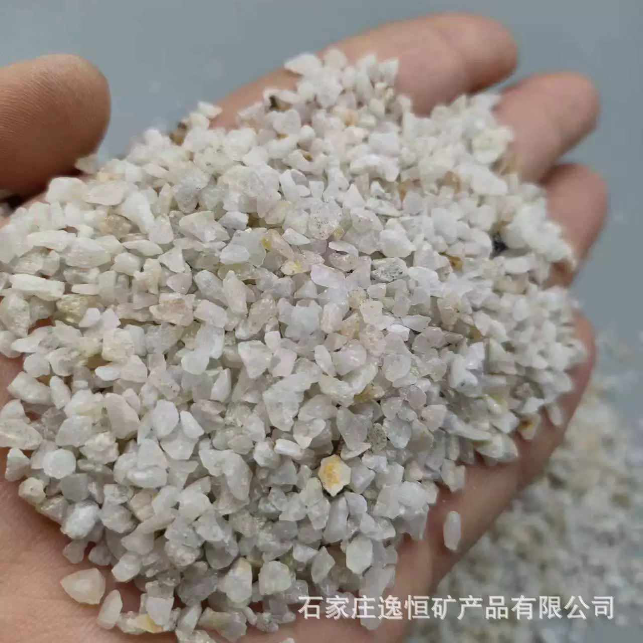 足球场草坪填充石英沙铸造高硅沙过滤纯净水用石英砂加工各种规格