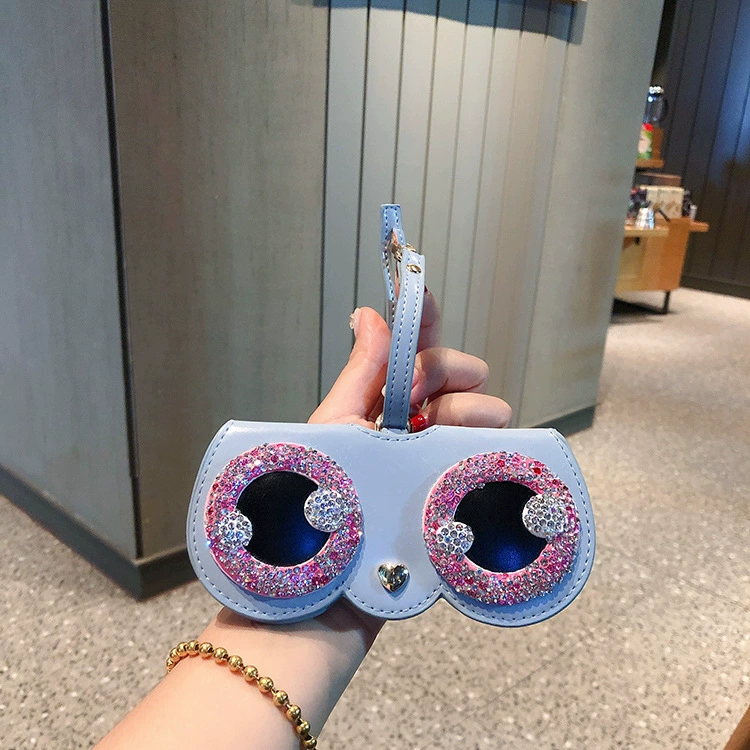 Cute brand glasses, handheld fashionable sunglasses solar-powered, protective case for men and women, bag decoration