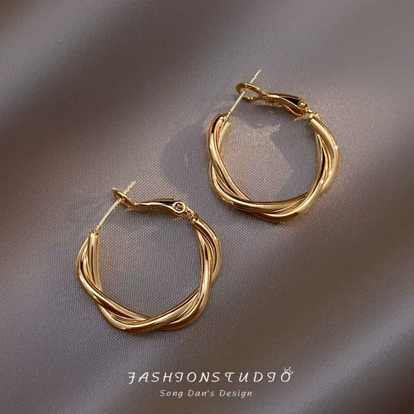Golden woven earrings