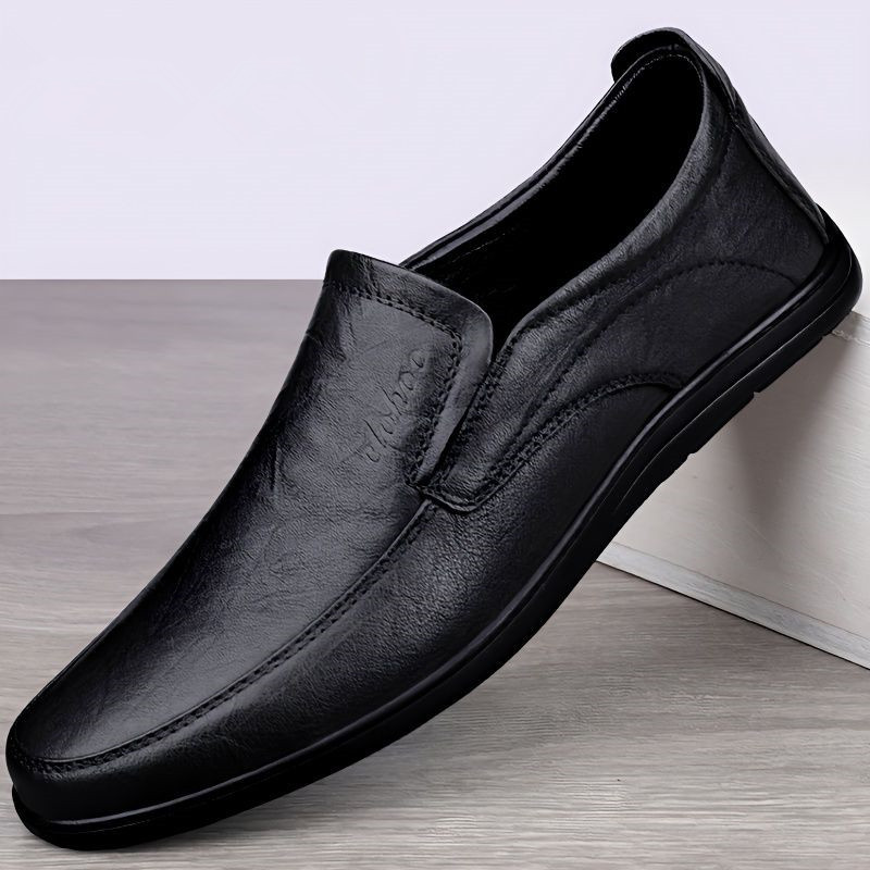 Casual comfortable breathable shoes made of soft leather
