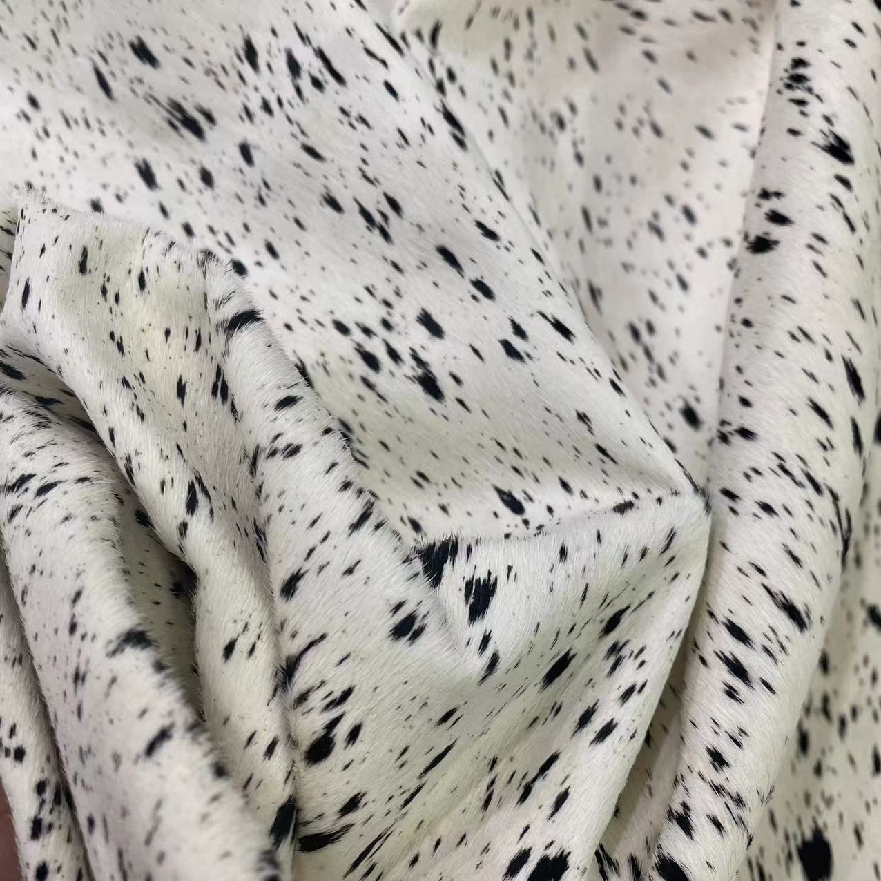 甩点奶白色整张带毛牛皮 马毛装饰软包整张牛皮 皮毛一体皮料批发